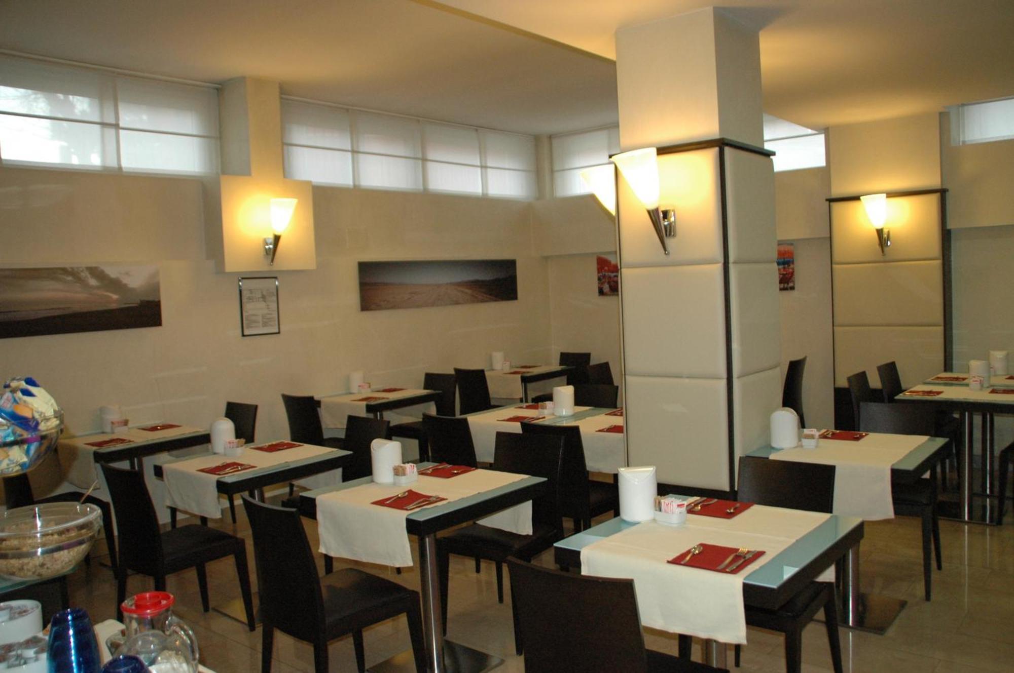 Hotel Kristall Corsico Exterior foto